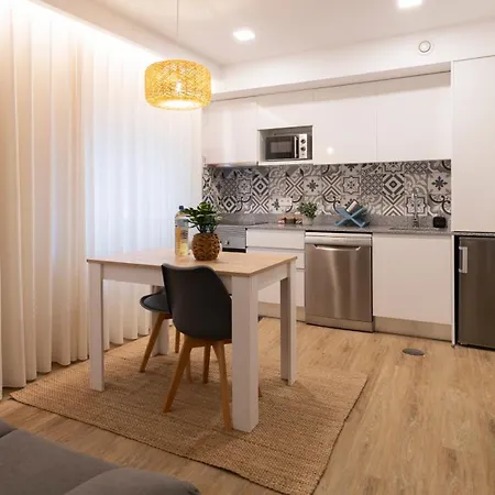 Stop & Relax - Parking Apartment Porto