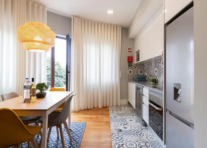 Stop & Relax - Free Parking *