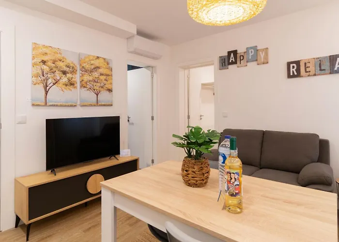 Stop & Relax - Free Parking Apartment